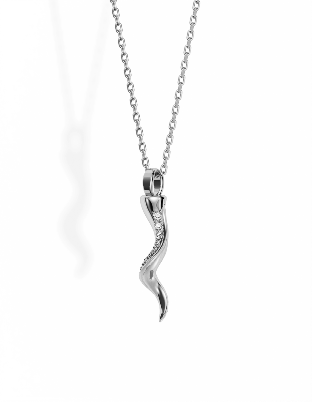Fortuna Little Horn Necklace, Diamond Ridge