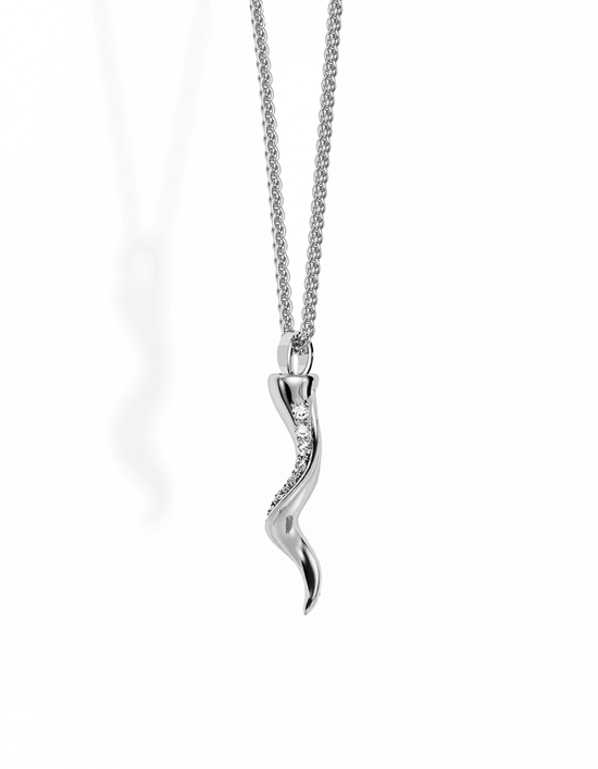 Fortuna Little Horn Necklace, Diamond Ridge