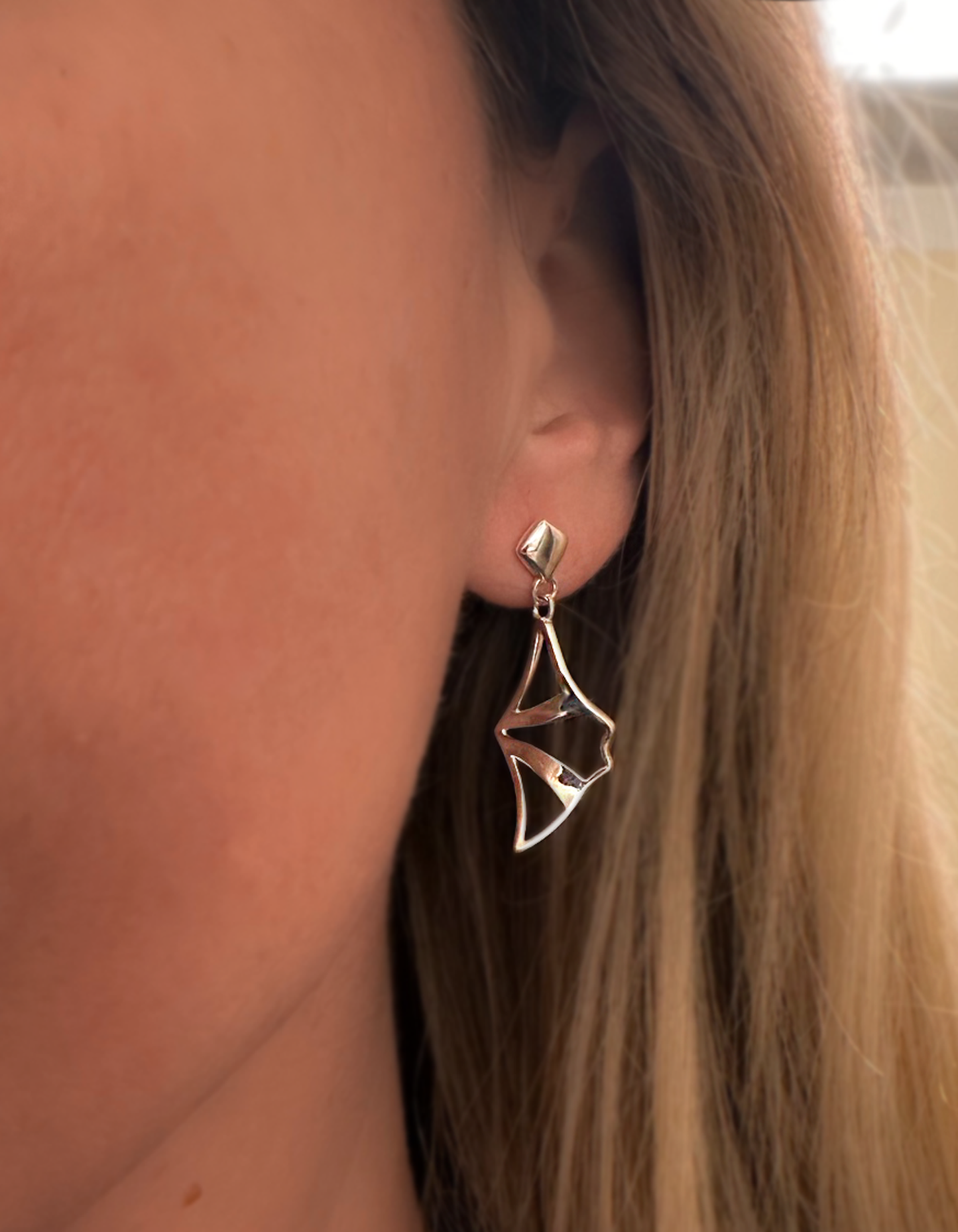 SMALL MANTA ILLUSION EARRINGS • "Lefty"