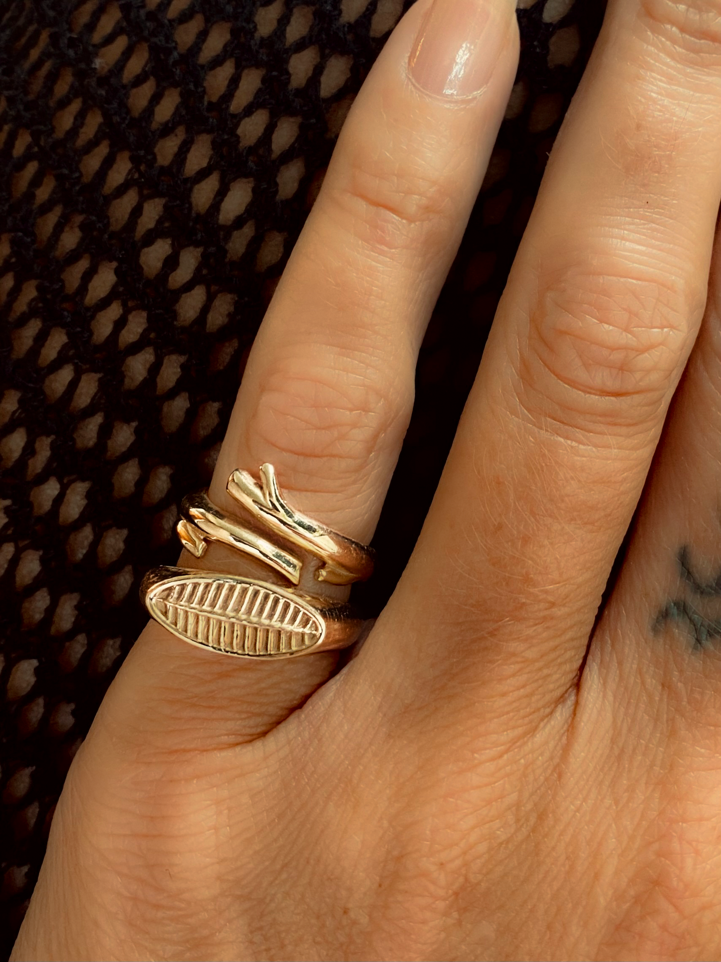 Manta Rakers Signet Ring 14k / 18k Gold